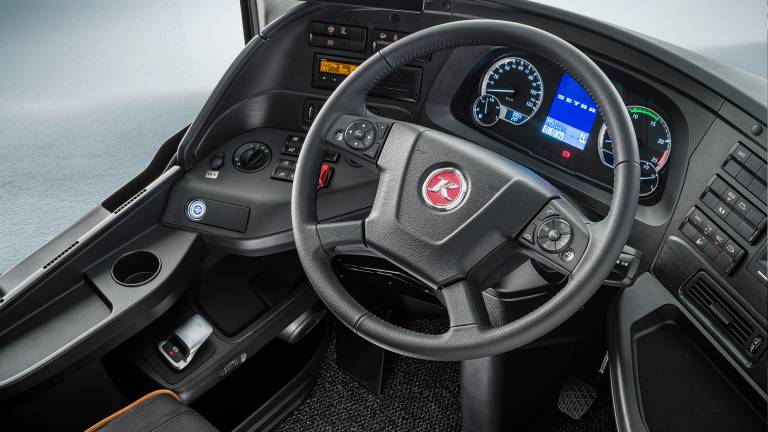 EB29596-CC-HD-Cockpit-01